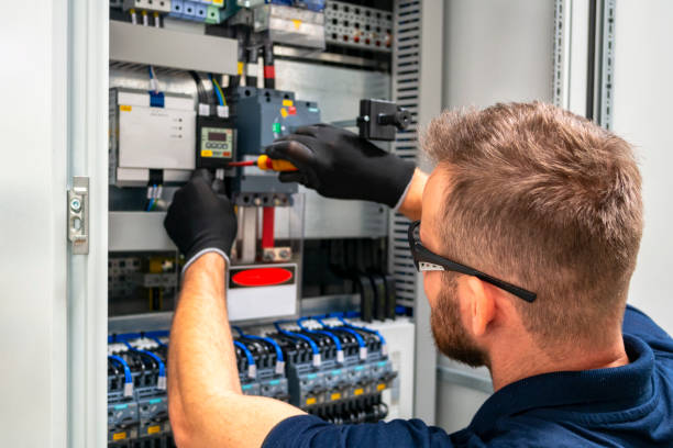 Professional Electrician in Oelwein, IA