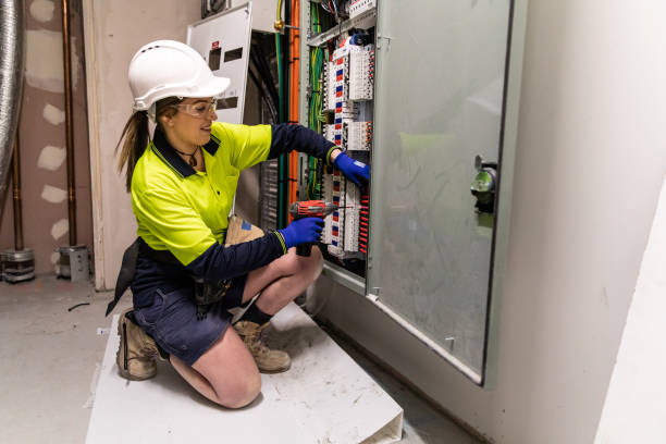 Best Electrical Installation Contractor  in Oelwein, IA