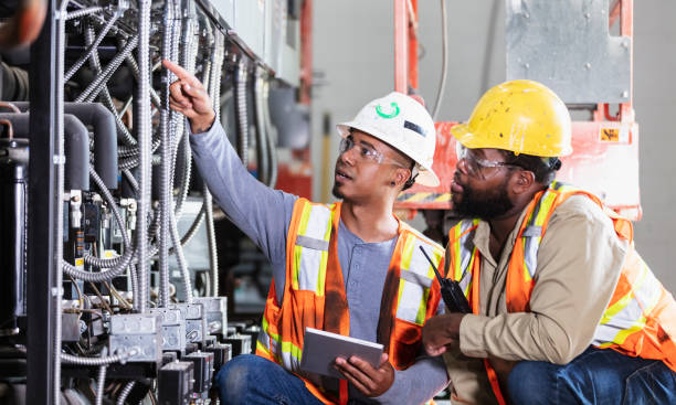  Oelwein, IA Electrician Pros