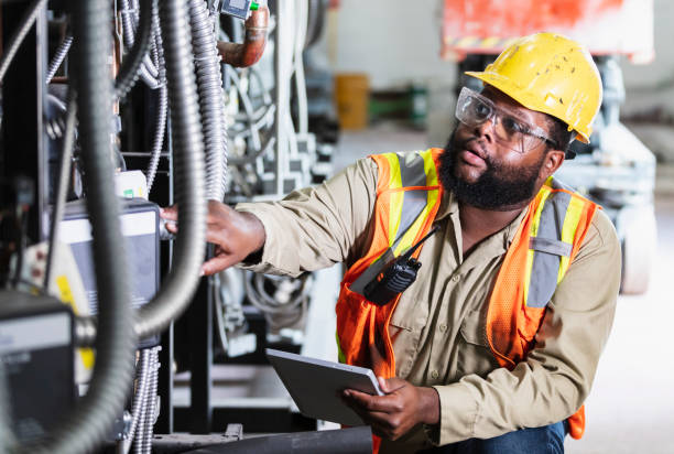 Best Best Electricians Near Me  in Oelwein, IA
